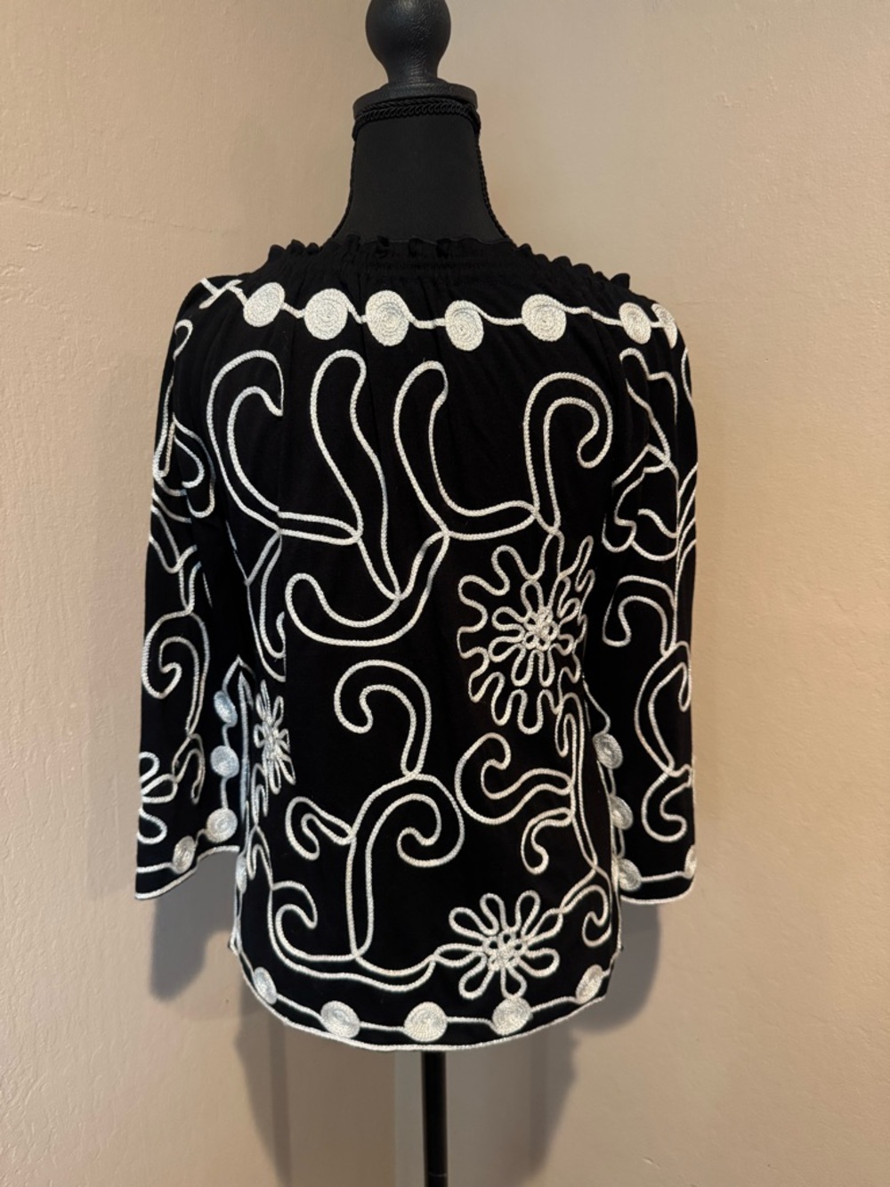 Lauren Michelle Black Off-the-Shoulder Tunic with White Embroidery Silver Thread - Picture 2 of 5